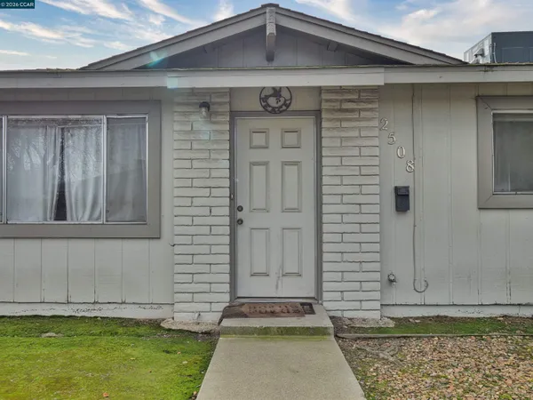 $590,000 | 2508 Haddon Avenue, Modesto, CA 95354