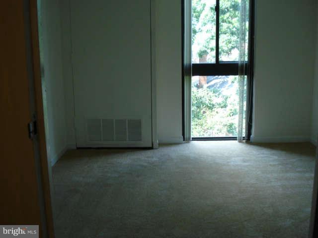 1401 North Rhodes Street, Unit 603 Arlington, VA 22209 - Photo 11 of 16 Bedroom Master