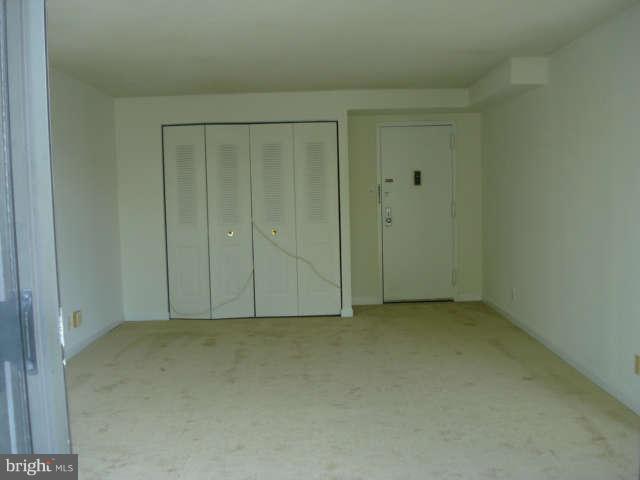 1401 North Rhodes Street, Unit 603 Arlington, VA 22209 - Photo 3 of 16 Living Room