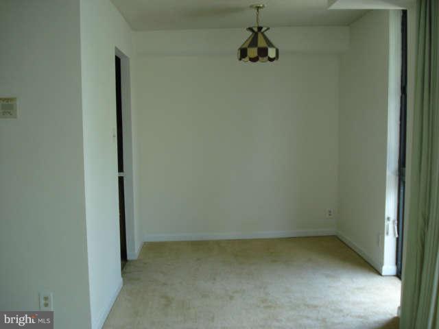 1401 North Rhodes Street, Unit 603 Arlington, VA 22209 - Photo 4 of 16 Dining Room
