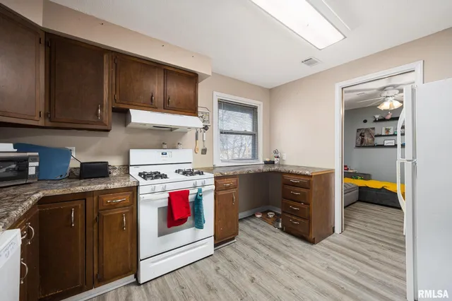 $149,900 | 152 Pekin Avenue, East Peoria, IL 61611