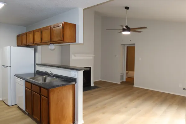 $1,450 | 2511 Bucks Run, Unit A, Austin, TX 78744