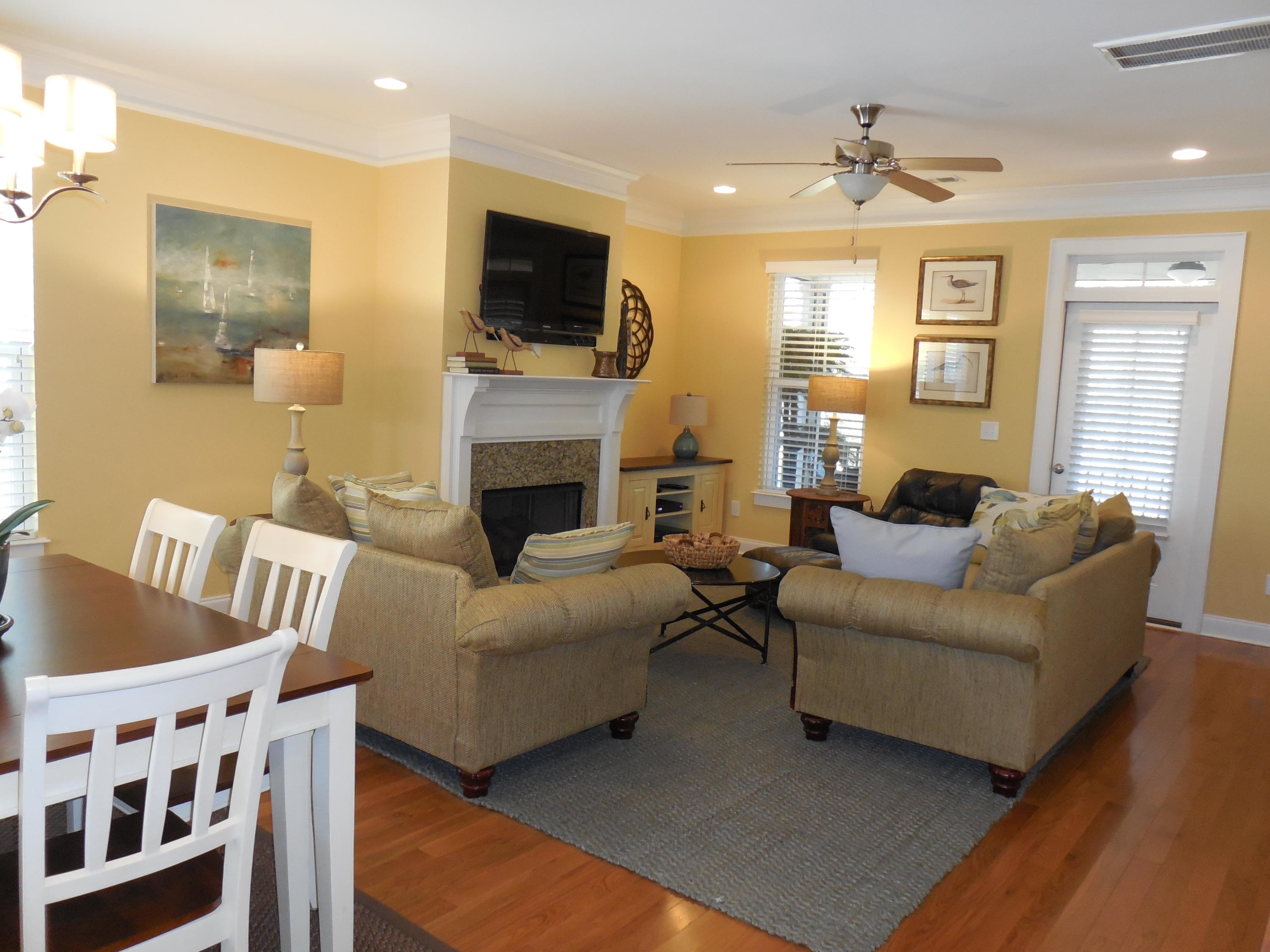 213 Slipper Shell Court Mount Pleasant, SC 29464 - Photo 5 of 28 Great room (2).JPG
