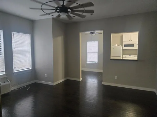 $1,175 | 707 Northwest 4th Avenue, Unit 202, Mineral Wells, TX 76067