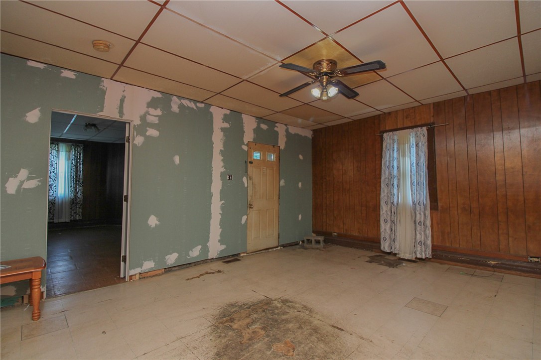 102 4th Street Charleston, IL 61920 - Photo 2 of 15