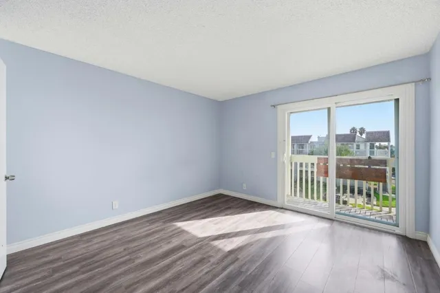 $2,525 | 267 South Ventura Road, Unit 280, Port Hueneme, CA 93041