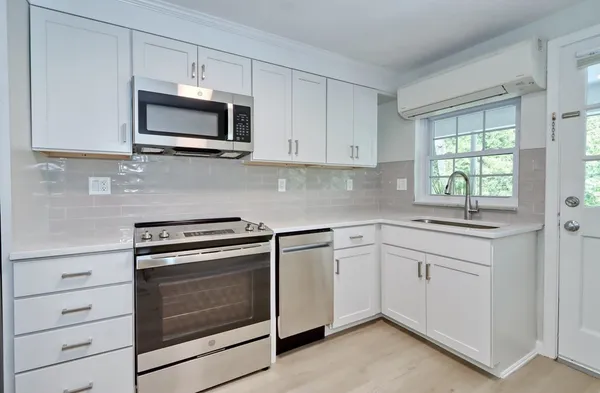 $565,000 | 407 Washington Street, Unit 2, Westwood, MA 02090