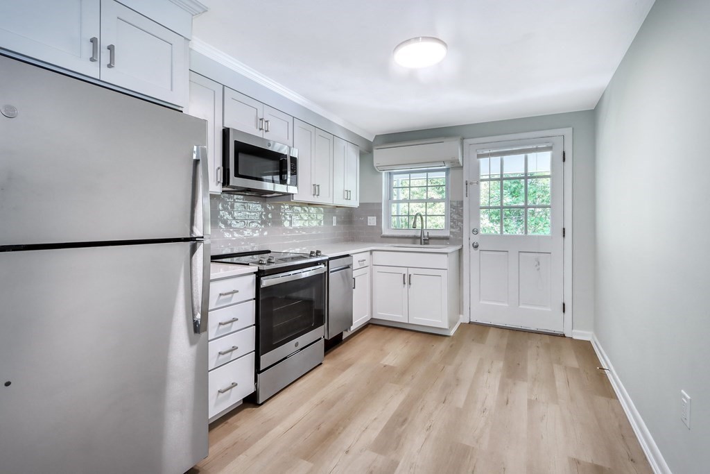 407 Washington Street, Unit 2 Westwood, MA 02090 - Photo 4 of 23