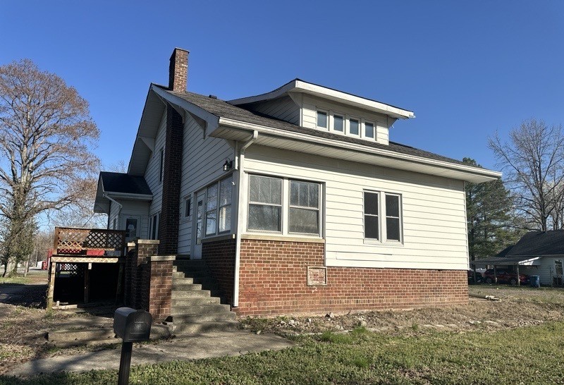 411 South Dean Street Royalton, IL 62983 - Photo 1 of 18 a front view of a house with parking space