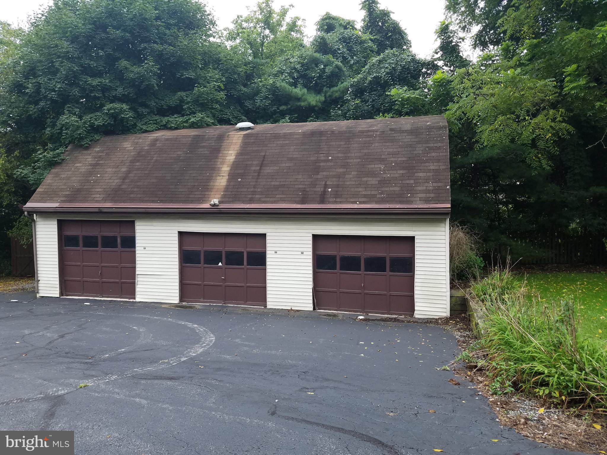 1465 Old Colonial Road Harrisburg, PA 17112 - Photo 11 of 49 Gallery Image 11
