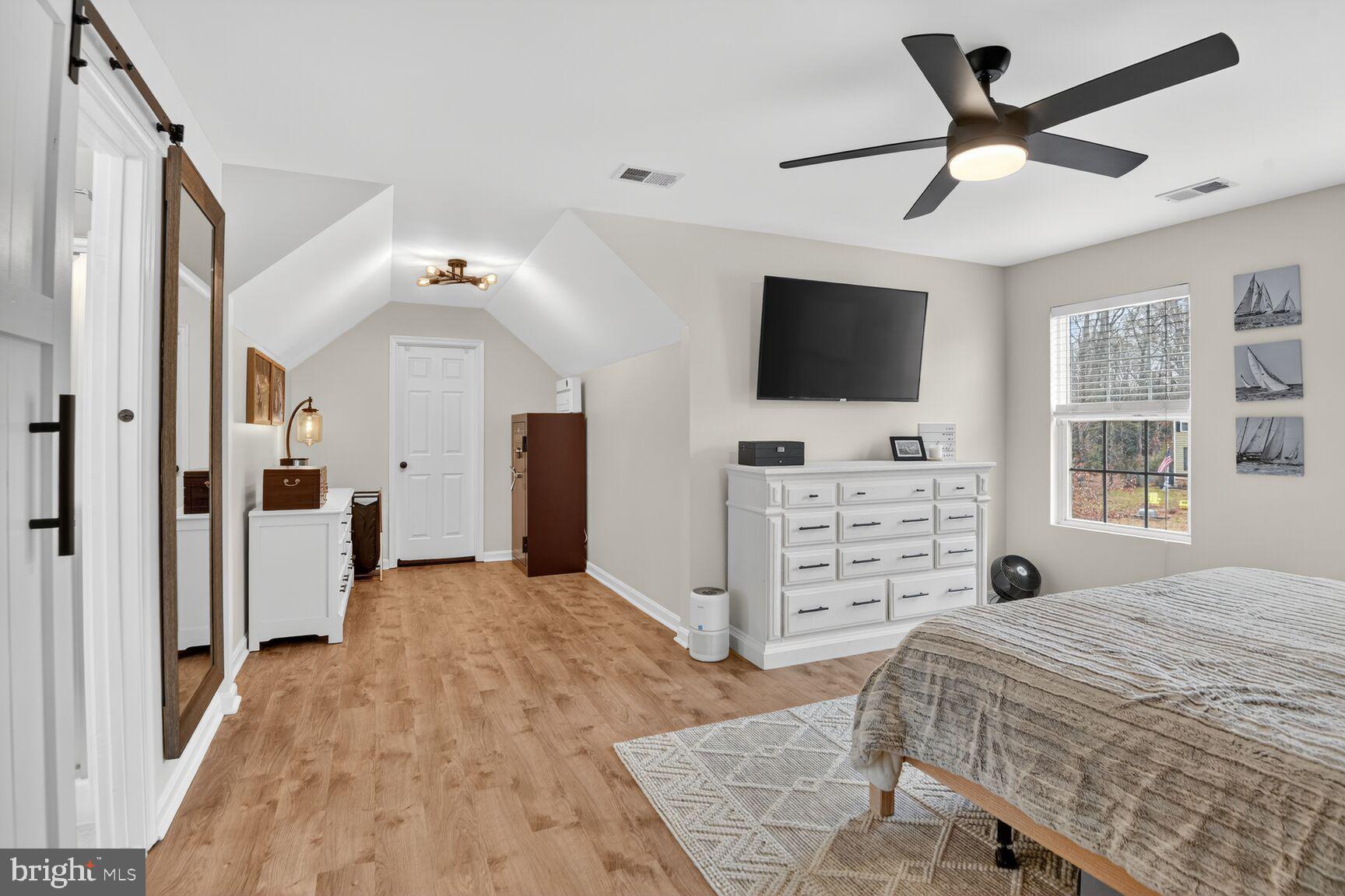 1409 James Way Edgewater, MD 21037 - Photo 15 of 21 a view of a livingroom with a flat screen tv