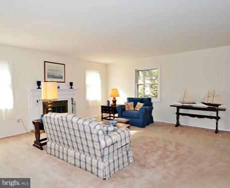 5010 West Running Brook Road Columbia, MD 21044 - Photo 2 of 18 Living Room