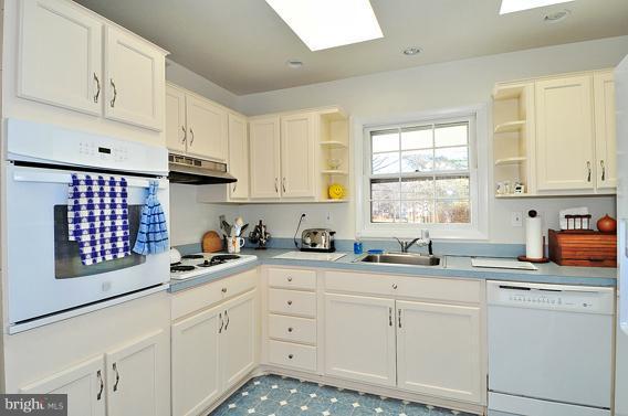 5010 West Running Brook Road Columbia, MD 21044 - Photo 15 of 18 Kitchen with Recently Updated Appliances