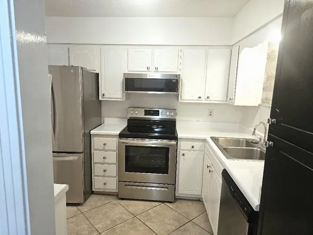 $1,650 | 2704 Whitney Place, Unit 723, Metairie, LA 70002