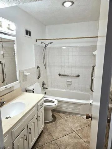 $1,650 | 2704 Whitney Place, Unit 723, Metairie, LA 70002