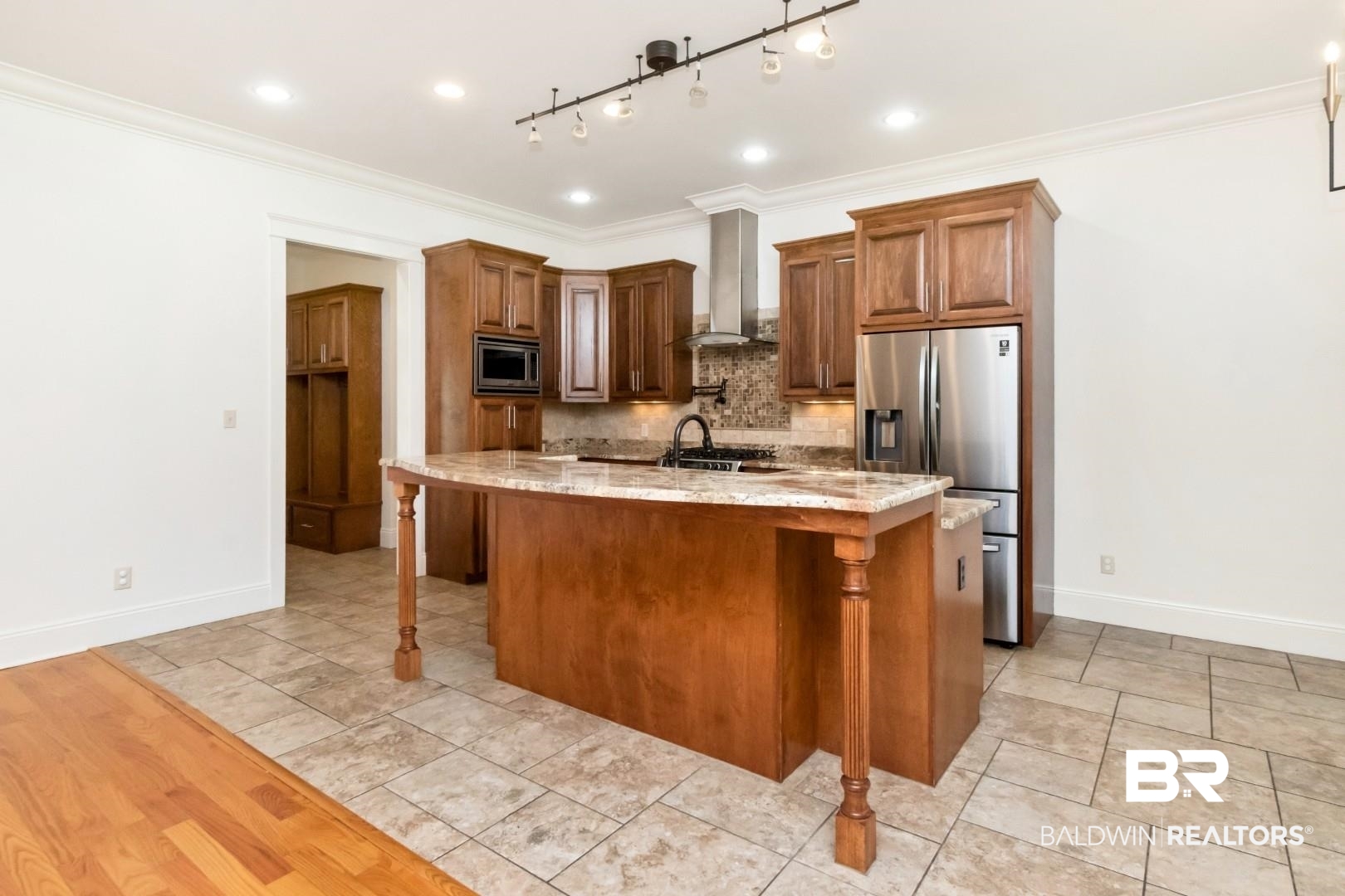311 Wacker Lane North Mobile, AL 36608 - Photo 11 of 37 Kitchen