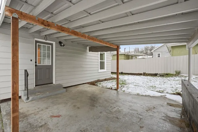 $307,500 | 2018 East Central Avenue, Spokane, WA 99208