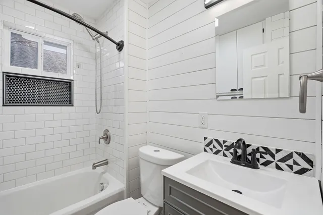 $307,500 | 2018 East Central Avenue, Spokane, WA 99208