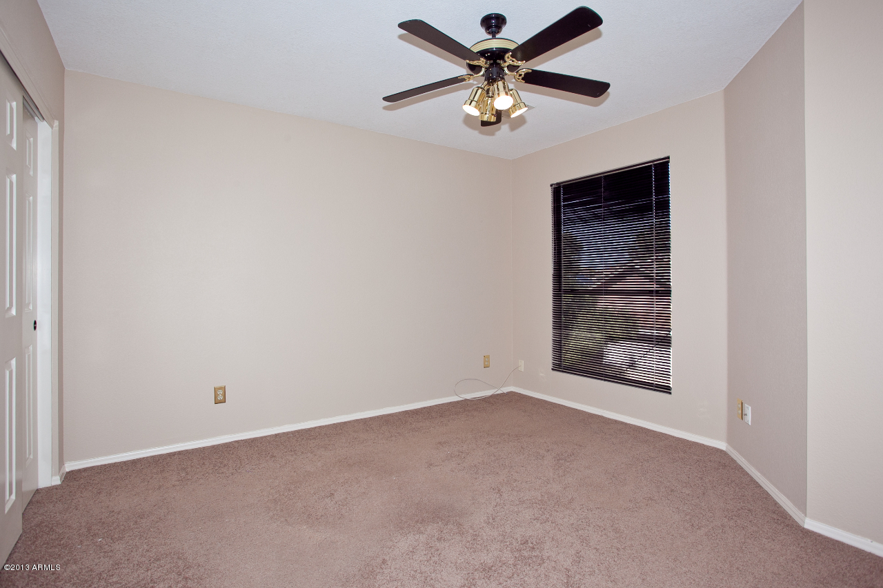 530 East Utopia Road Phoenix, AZ 85024 - Photo 17 of 20 Bed1