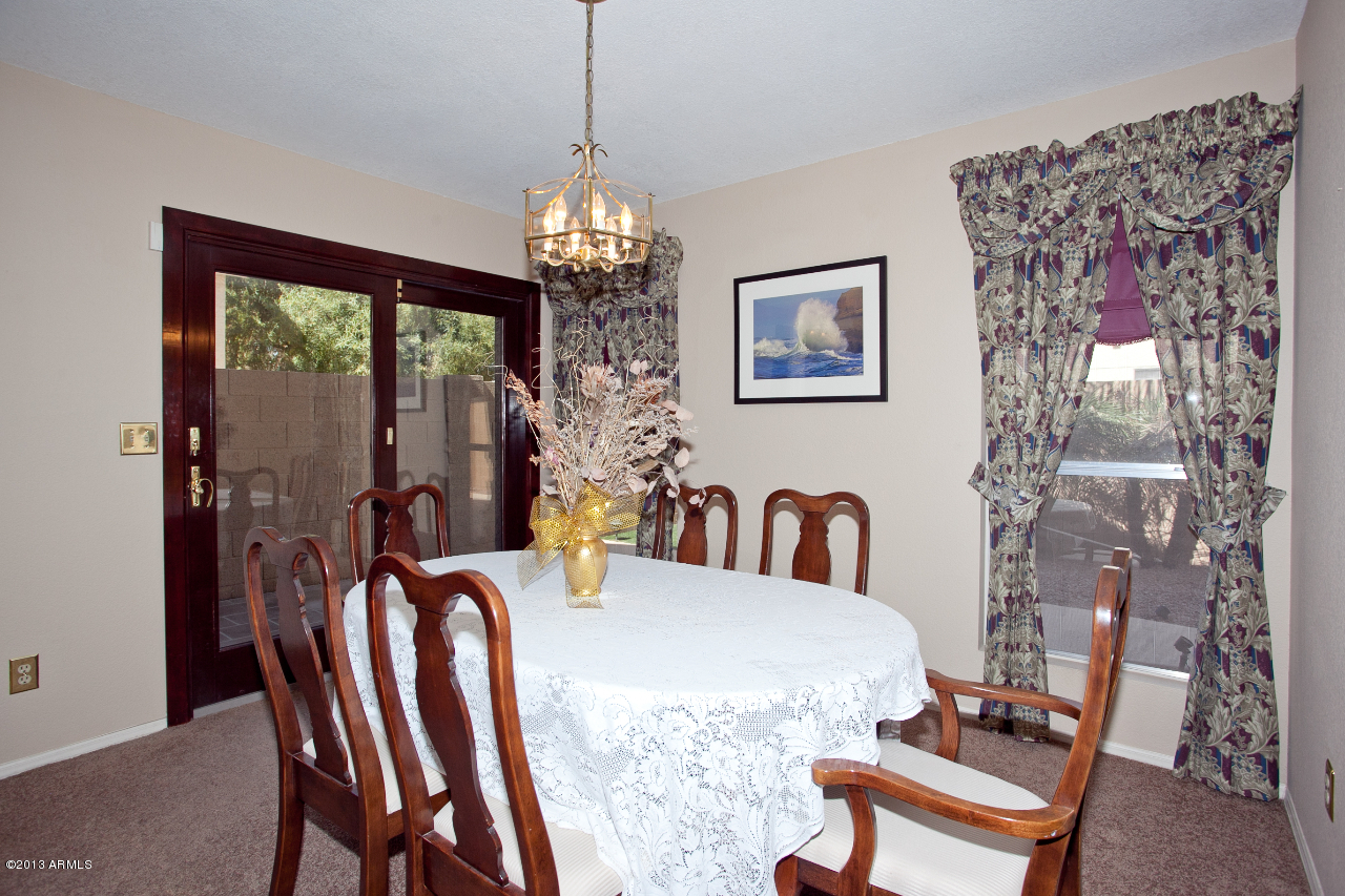 530 East Utopia Road Phoenix, AZ 85024 - Photo 3 of 20 Dining Room
