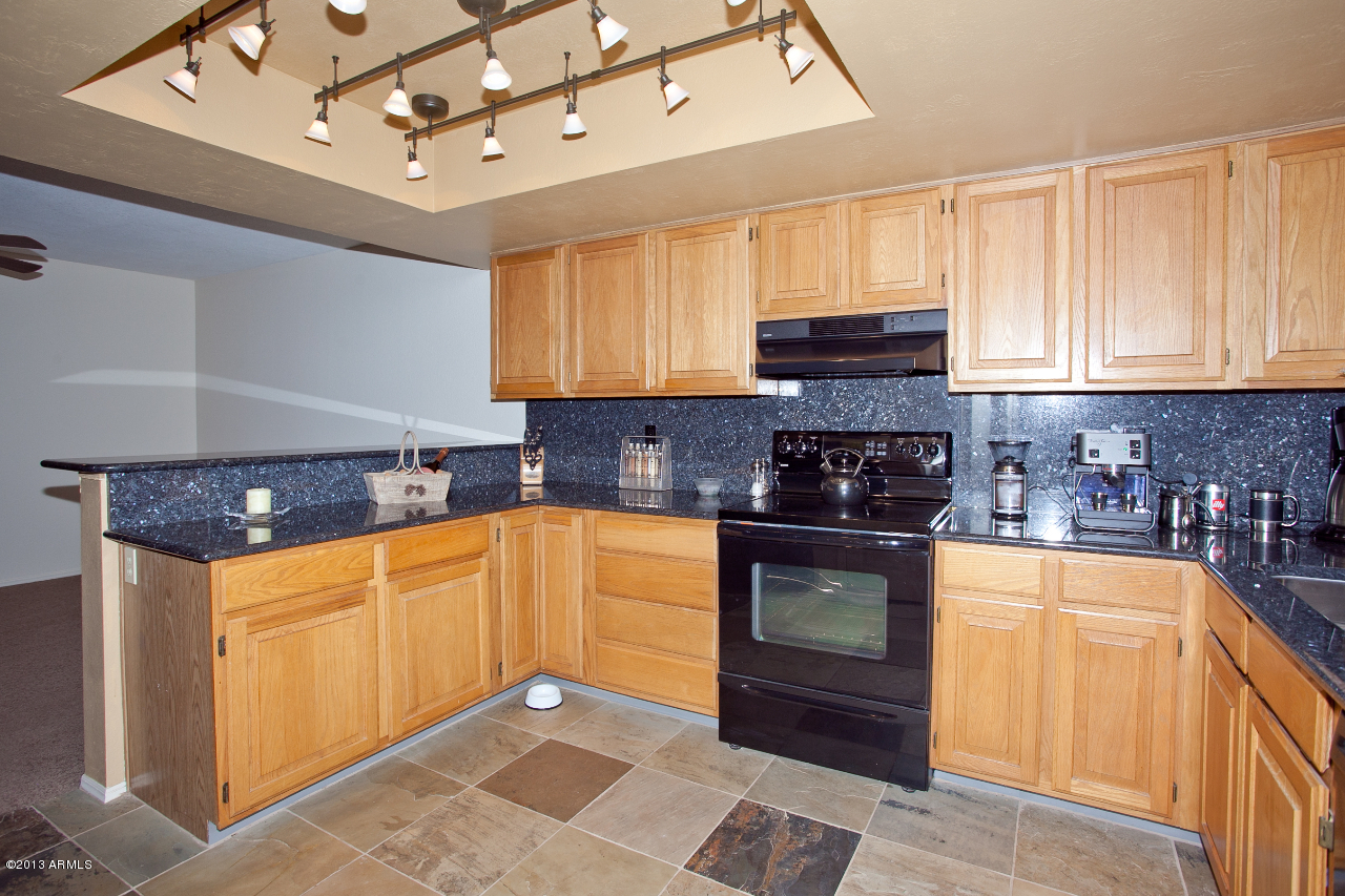 530 East Utopia Road Phoenix, AZ 85024 - Photo 4 of 20 Kitchen