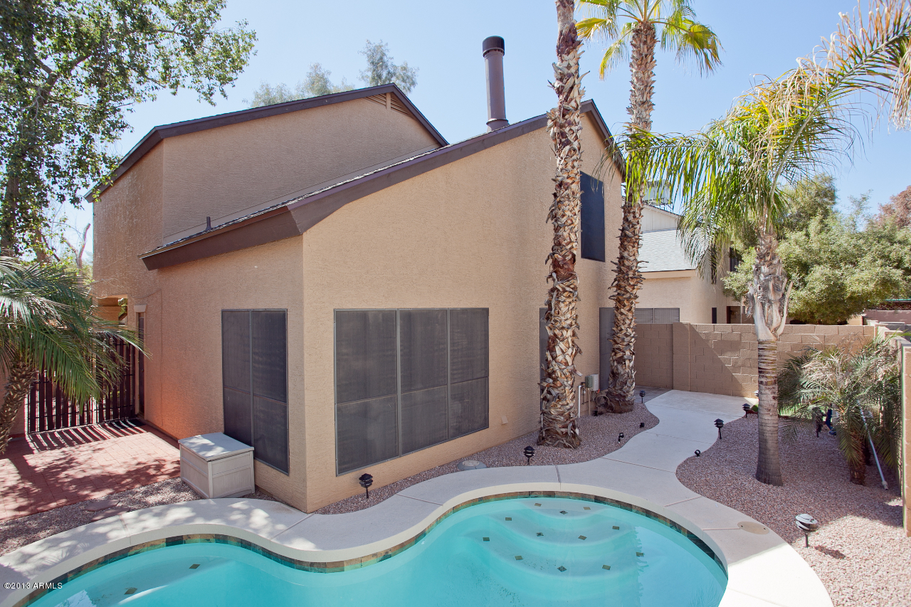 530 East Utopia Road Phoenix, AZ 85024 - Photo 6 of 20 Pool and Rear View