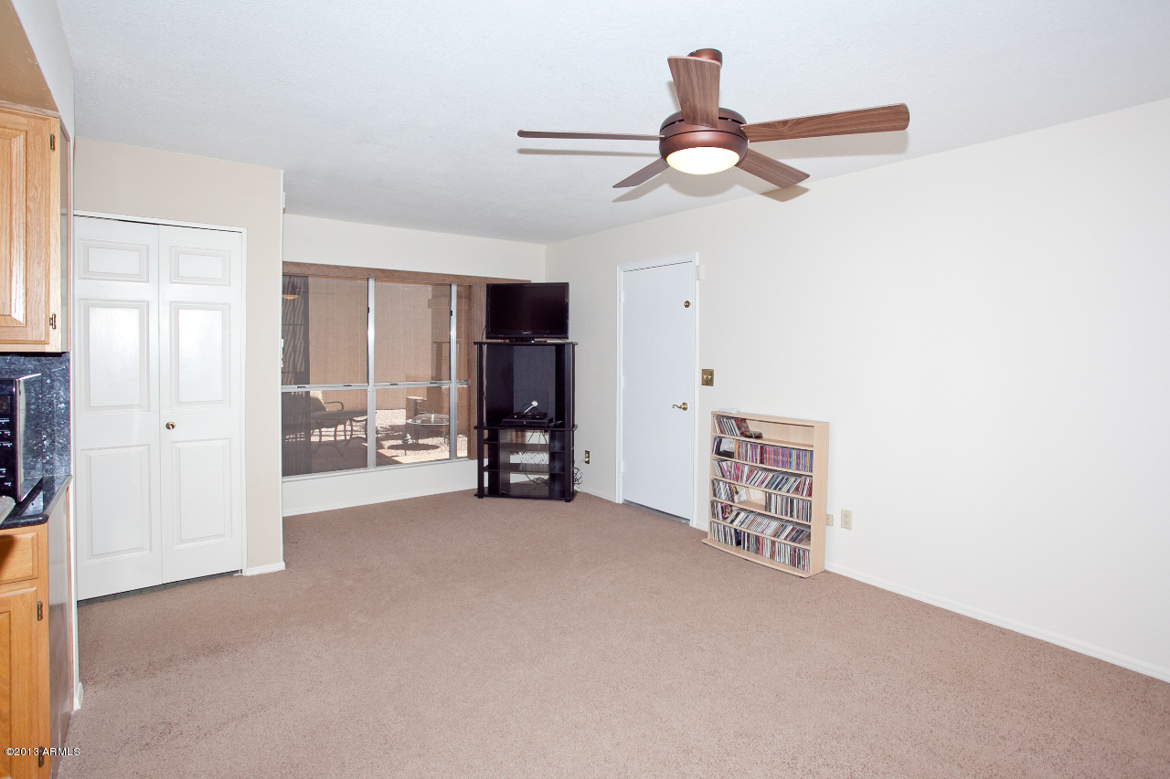 530 East Utopia Road Phoenix, AZ 85024 - Photo 9 of 20 Family