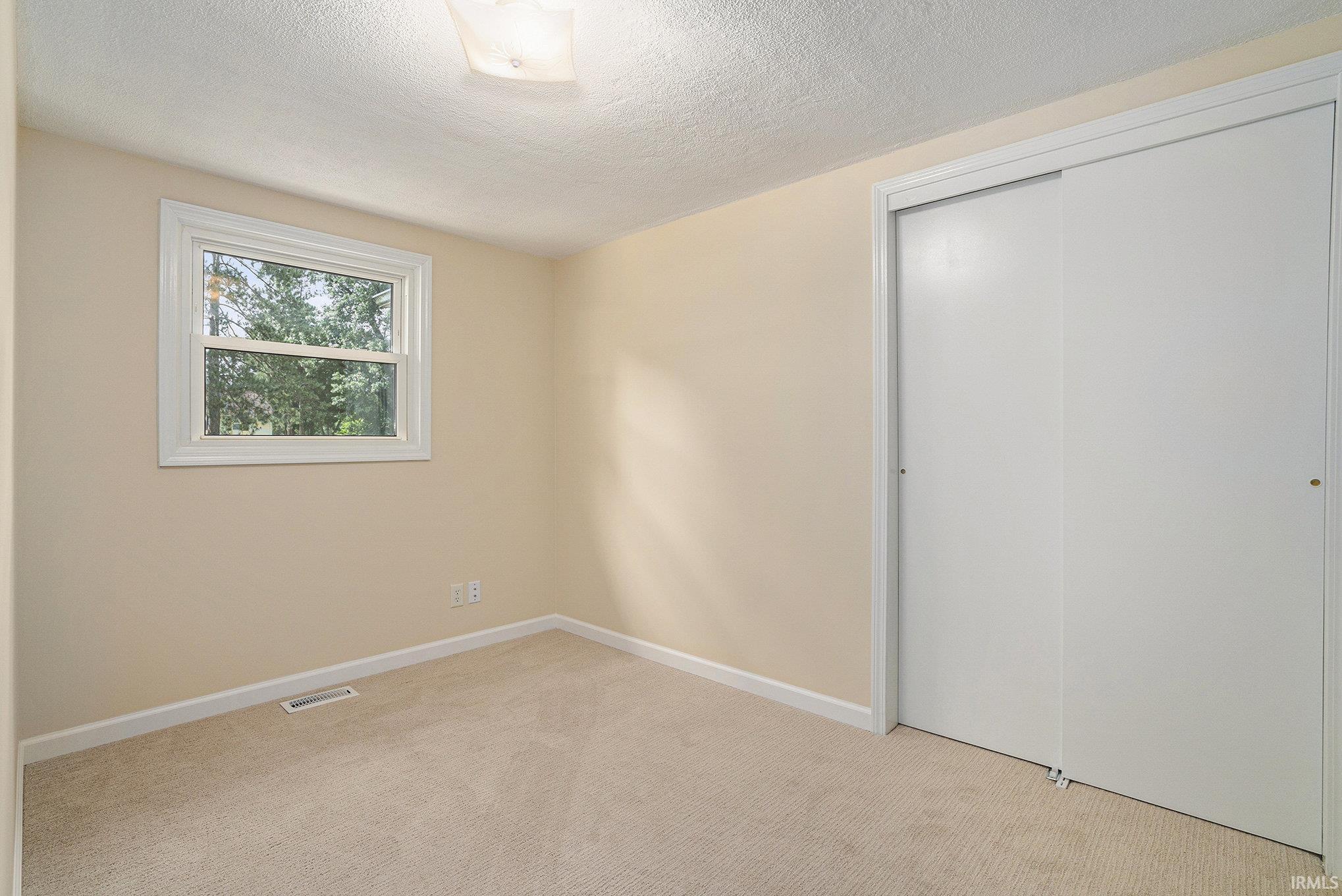 15369 Doris Road Bristol, IN 46507 - Photo 12 of 17 Gallery Image 12
