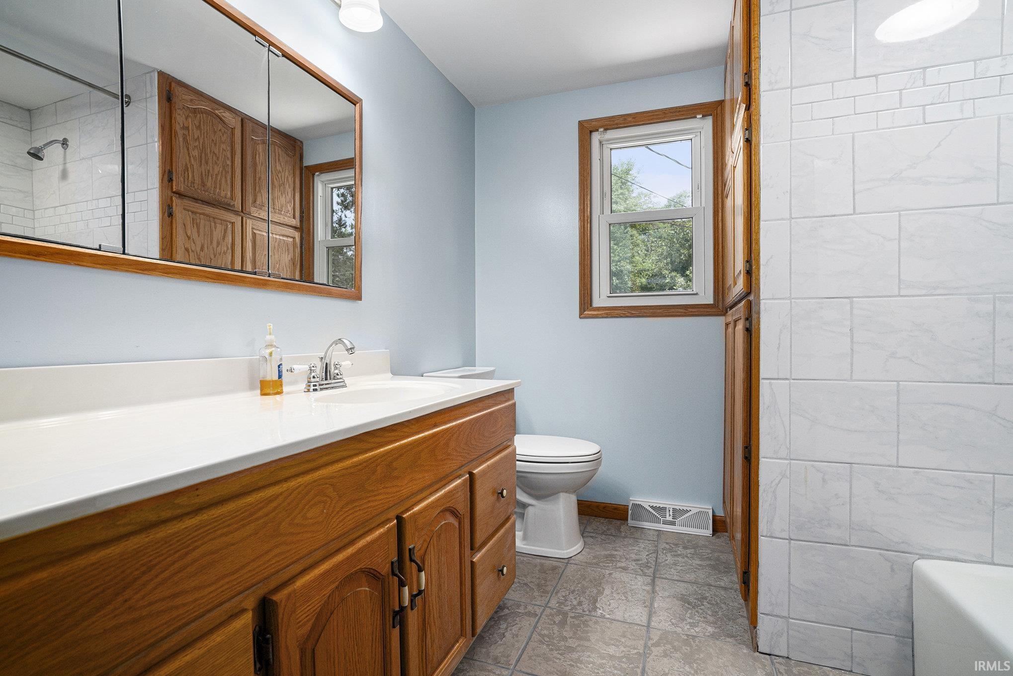 15369 Doris Road Bristol, IN 46507 - Photo 13 of 17 Gallery Image 13