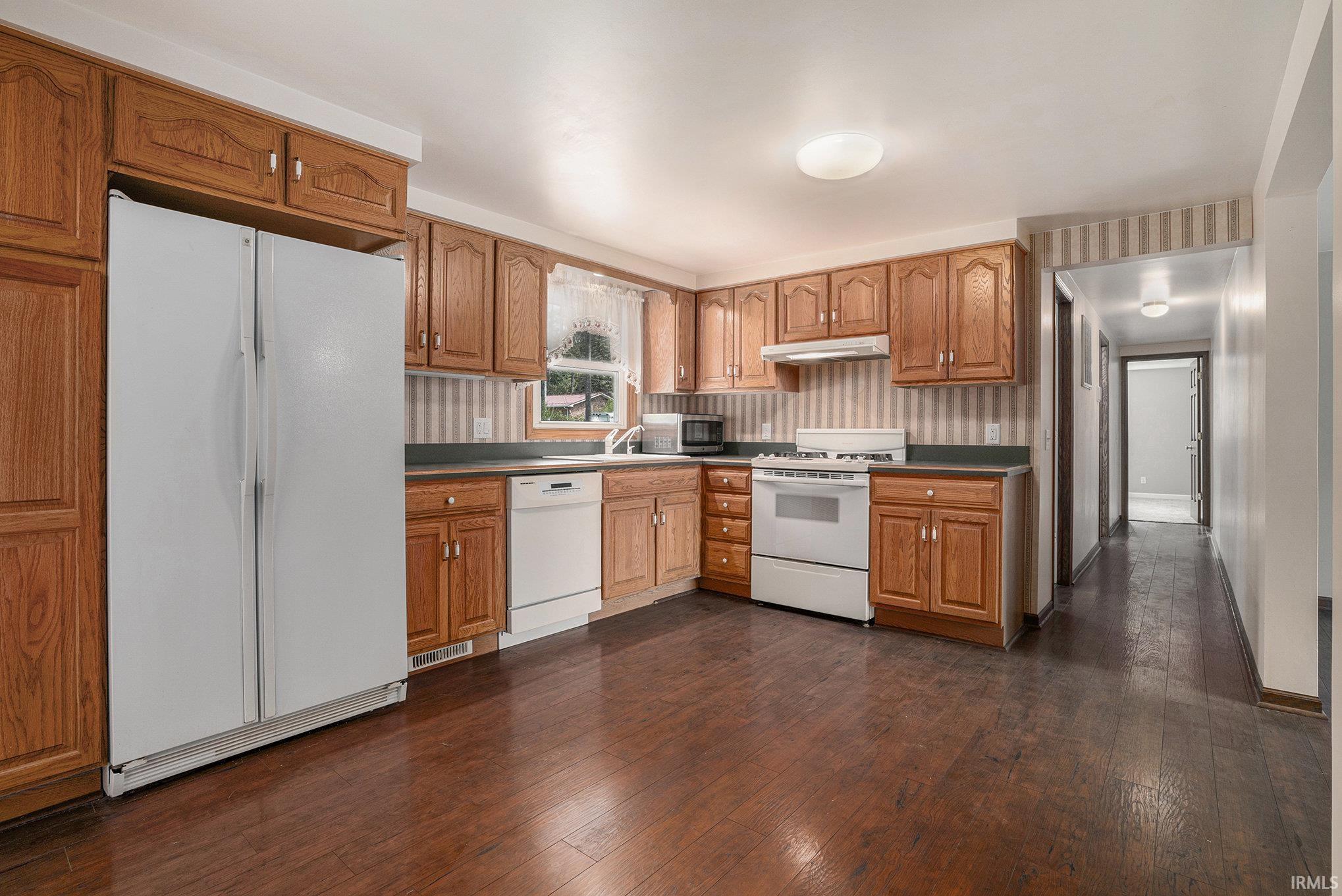15369 Doris Road Bristol, IN 46507 - Photo 7 of 17 Gallery Image 7