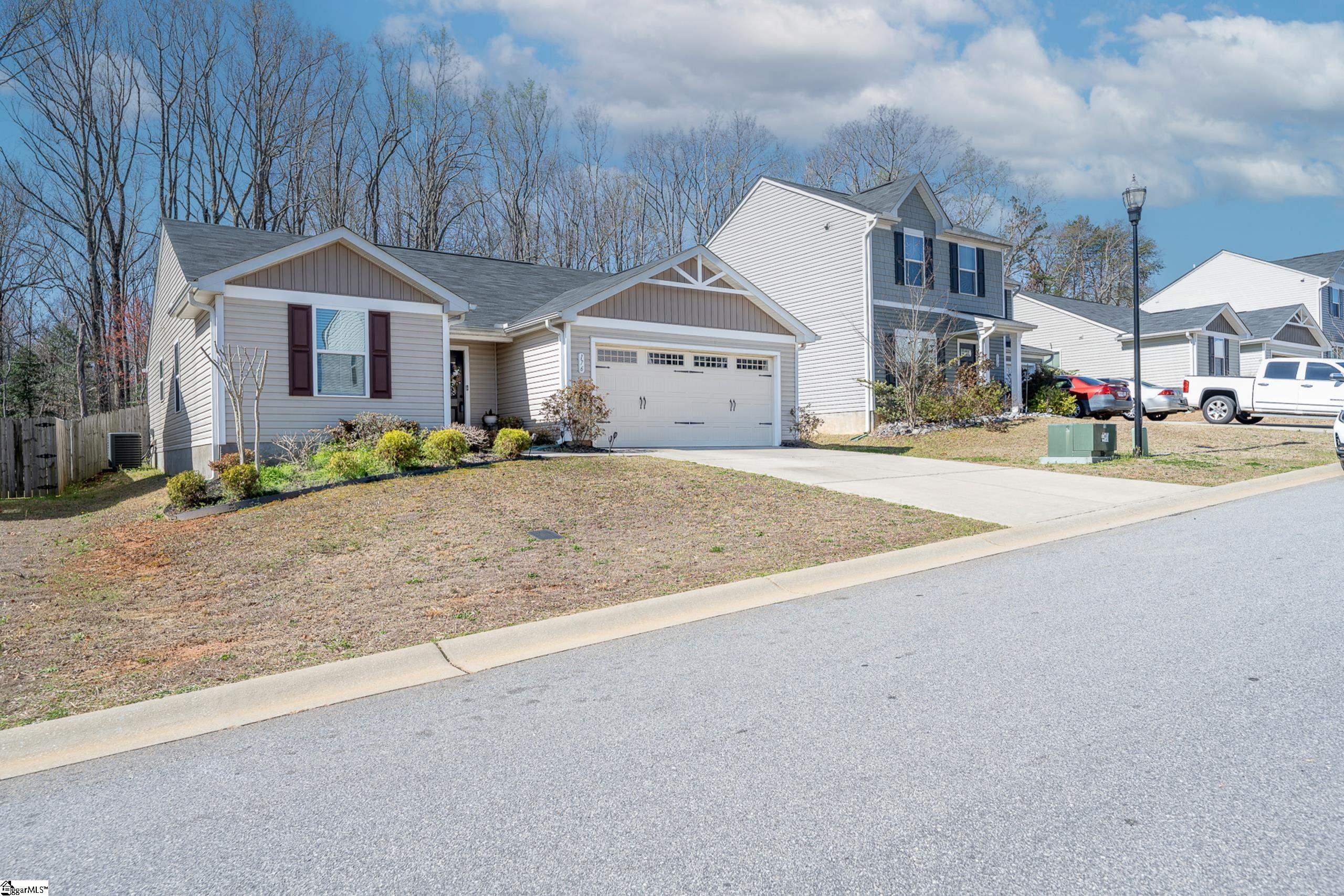 176 Ralston Road Greer, SC 29651 - Photo 2 of 27 Gallery Image 2