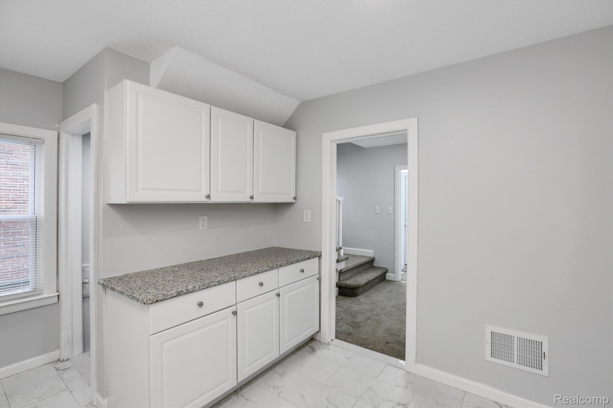 15073 Stahelin Road Detroit, MI 48223 - Photo 15 of 30 Gallery Image 15