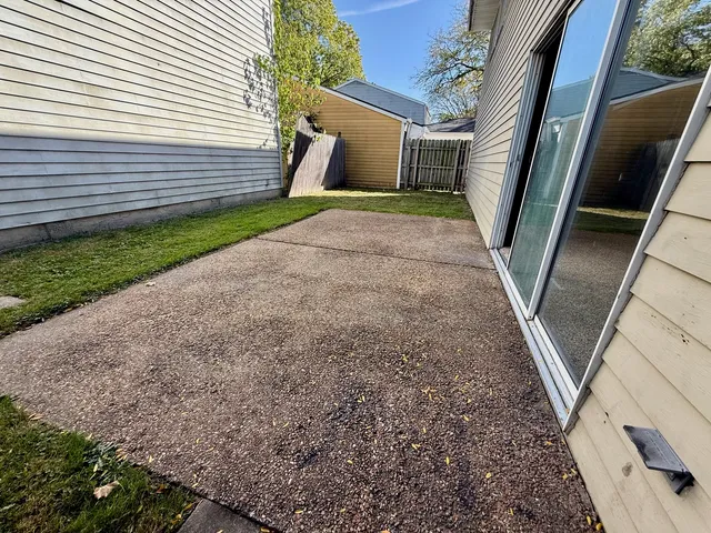 $329,000 | 149 Highbury Drive, Elgin, IL 60120