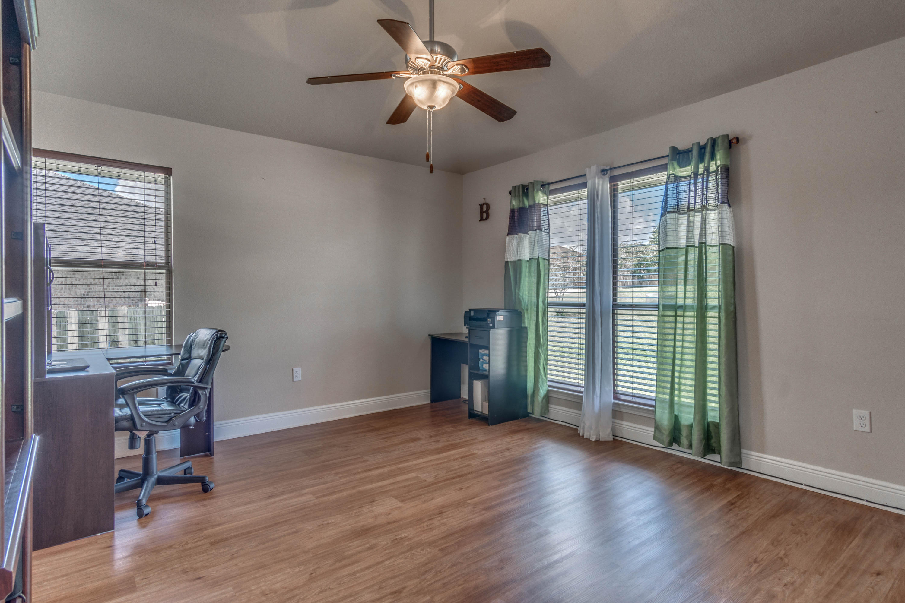 216 Raptor Drive Crestview, FL 32536 - Photo 4 of 36 Gallery Image 4