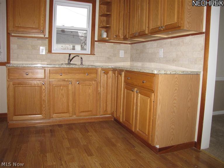 1112 Argonne Road Cleveland, OH 44121 - Photo 3 of 25 eat in kitchen