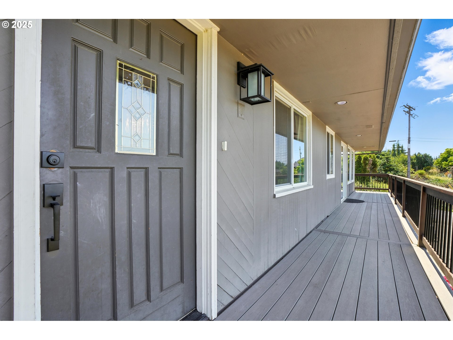 470 South 9th Court Ridgefield, WA 98642 - Photo 5 of 47 a view of entryway with wooden floor