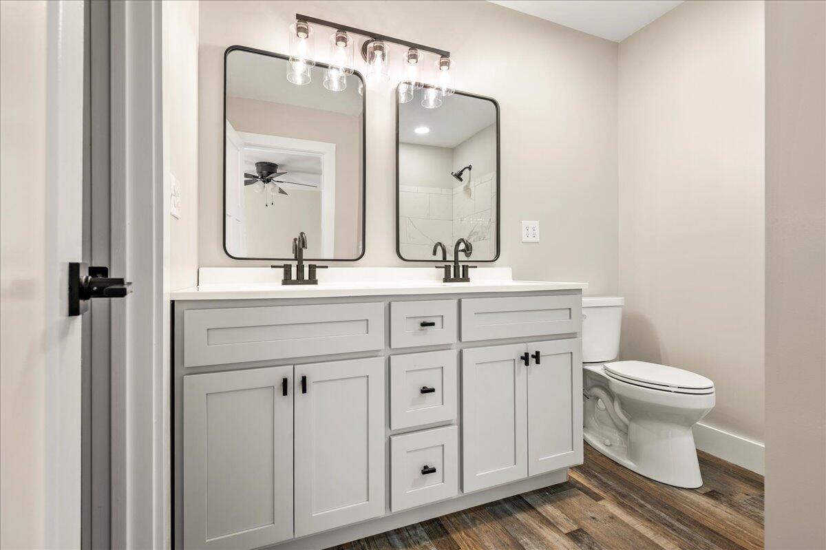915 West 8th Street Corbin, KY 40701 - Photo 10 of 33 17-Primary Bathroom
