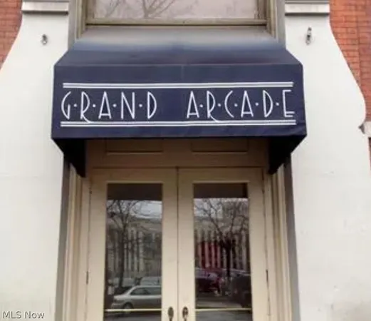 $1,300 | 408 West St Clair Avenue, Unit 412, Cleveland, OH 44113