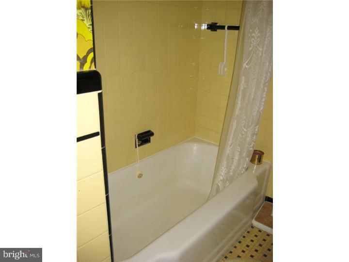 919-21 Faunce Street Philadelphia, PA 19111 - Photo 8 of 16 Bathroom