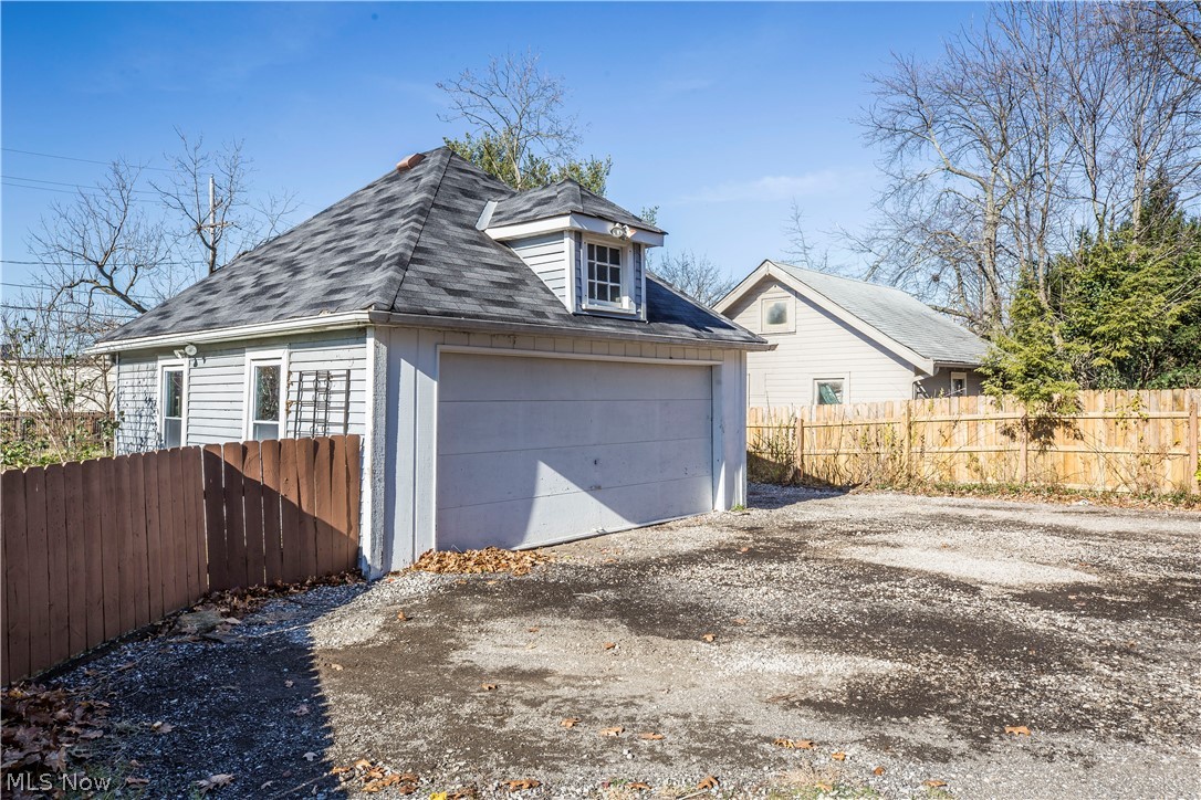 6384 Olde York Road Cleveland, OH 44130 - Photo 32 of 35
