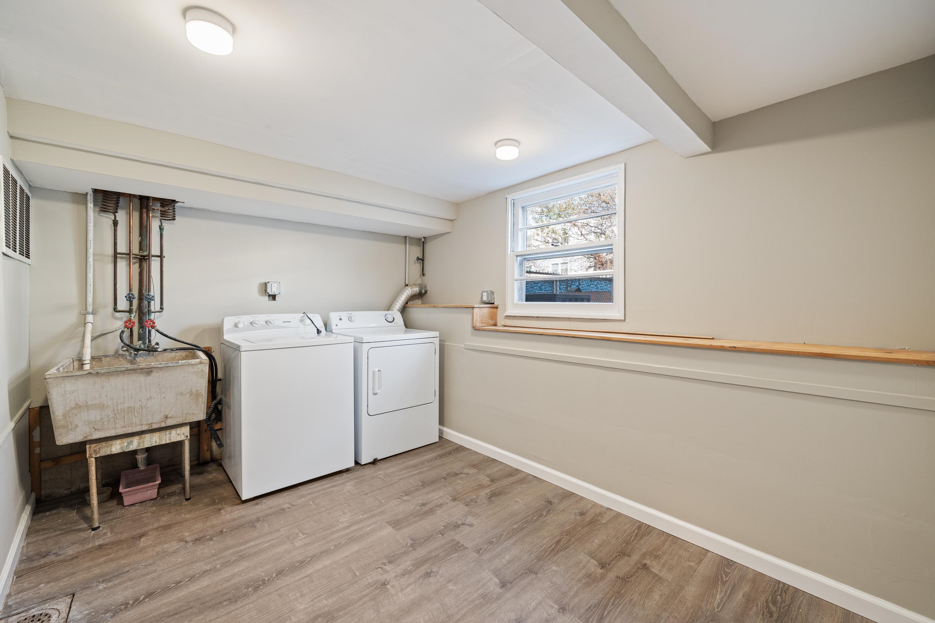 14 Delmar Road Jersey City, NJ 07305 - Photo 20 of 38 a utility room with dryer and washer