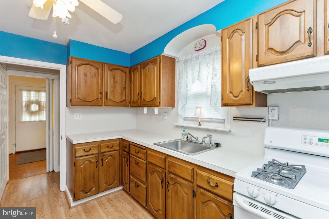 2122 Southland Road Baltimore, MD 21207 - Photo 8 of 37 White appliances
