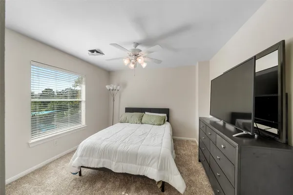 $825,000 | 2 North Chantsong Circle, The Woodlands, TX 77382