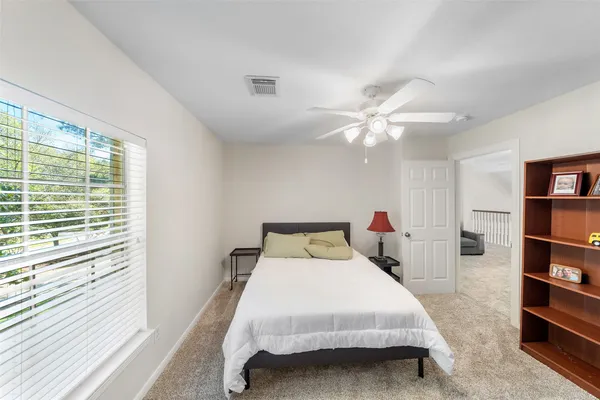 $825,000 | 2 North Chantsong Circle, The Woodlands, TX 77382
