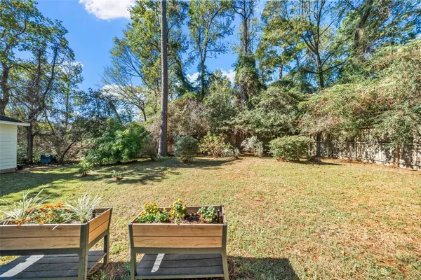 $825,000 | 2 North Chantsong Circle, The Woodlands, TX 77382