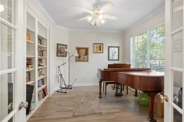 $825,000 | 2 North Chantsong Circle, The Woodlands, TX 77382