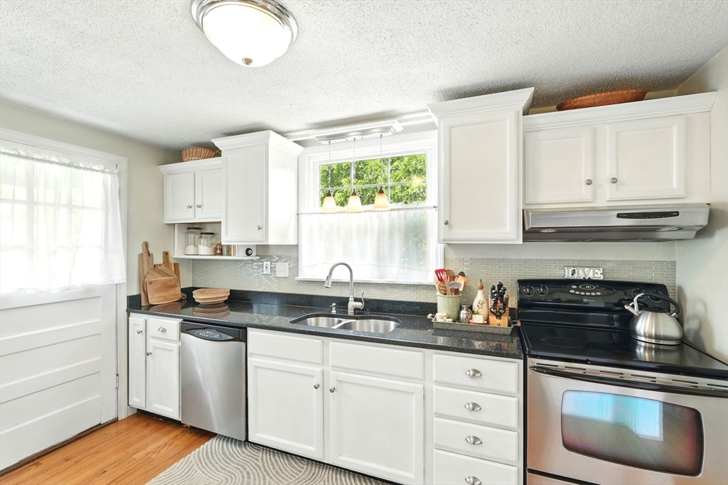 2480 Wilbraham Road Springfield, MA 01129 - Photo 15 of 40