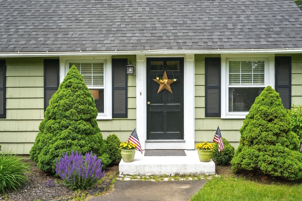 2480 Wilbraham Road Springfield, MA 01129 - Photo 4 of 40