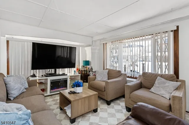 $674,900 | 389 East 38th Street, Paterson, NJ 07504