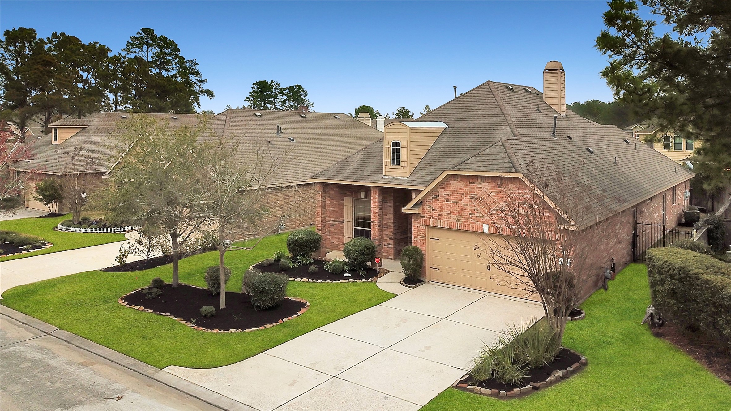10 Tallgrass Way Spring, TX 77389 - Photo 5 of 23 a aerial view of a house